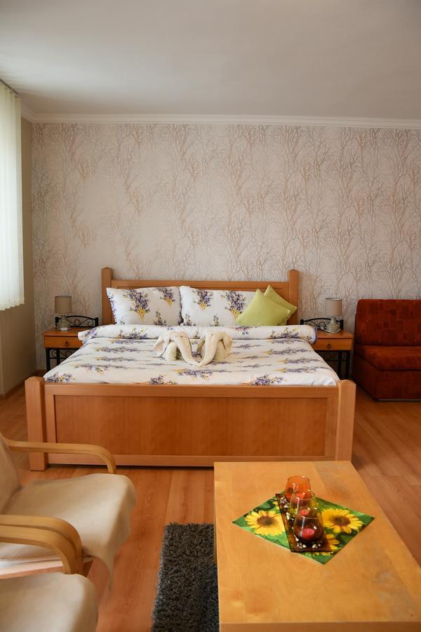Hotel Banik Handlova Екстер'єр фото